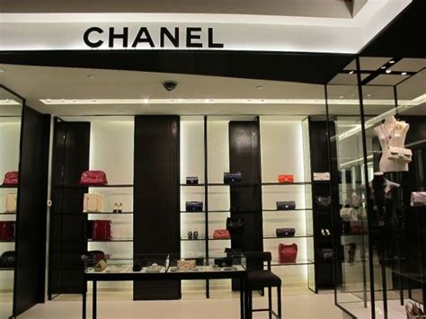 chanel boutique at saks